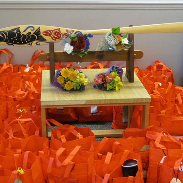 Gift bags for Somenos House Gift bags for Somenos Women’s Transition House, an Anthropology of Homelessness community outreach project; October 29, 2010. 