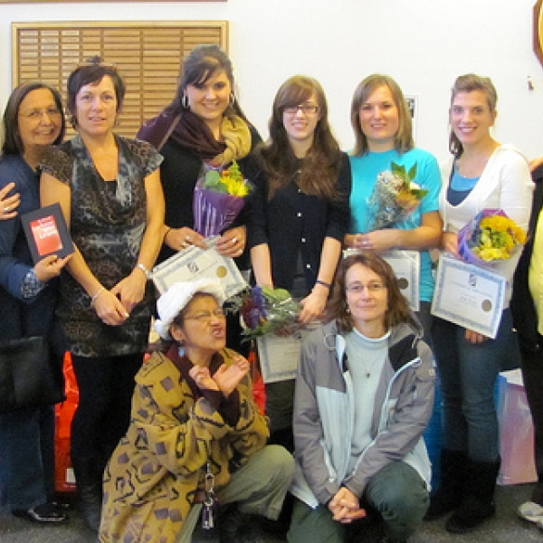 ANTH 316 students Students made a presentation of gift bags to Somenos Women’s Transition House, as an Anthropology of Homelessness community outreach project.